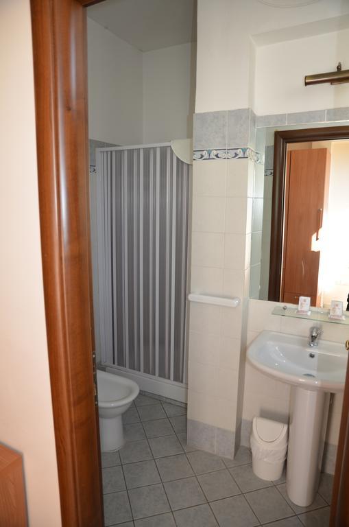 Casa Per Ferie Cardinal G. Guarino Acomodação com café da manhã  Roma
